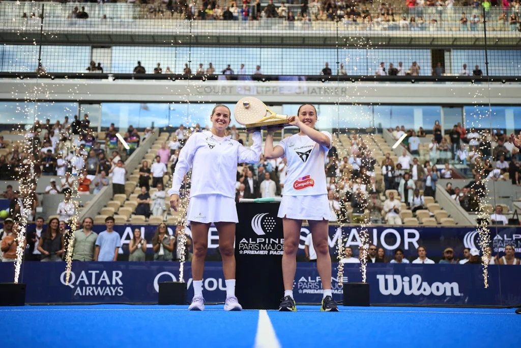 Ari Sánchez and Andrea Ustero, the winners of the Alpine Paris Major