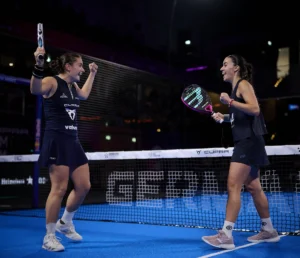 Martina Calvo y Claudia Fernández celebrando la victoria del P2 de Düsseldorf