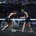Martina Calvo y Claudia Fernández celebrando la victoria del Londres P1