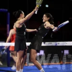 Virginia Riera y Julieta Bidahorria celebrando tras la victoria en el R/32 del Kuwait Major 2026 | Fotografía Premier Padel