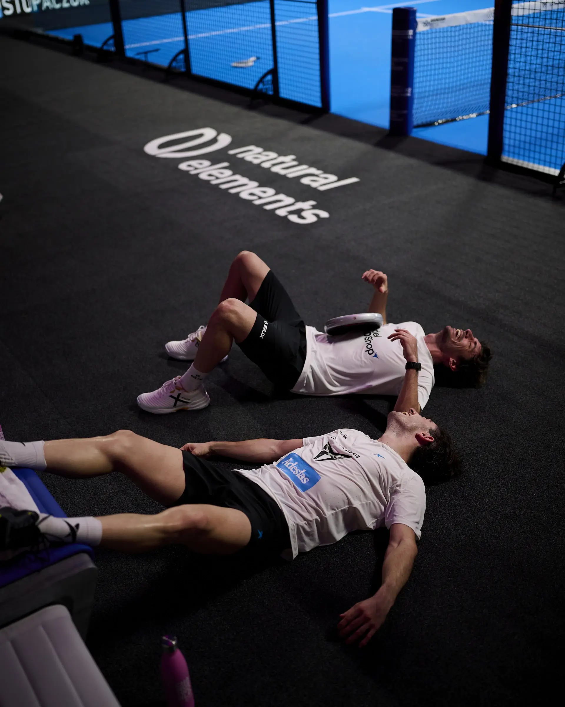 Franco Stupaczuk e Jon Sanz após o jogo das meias-finais do Germany P2 2026 | Fotografia da Premier Padel